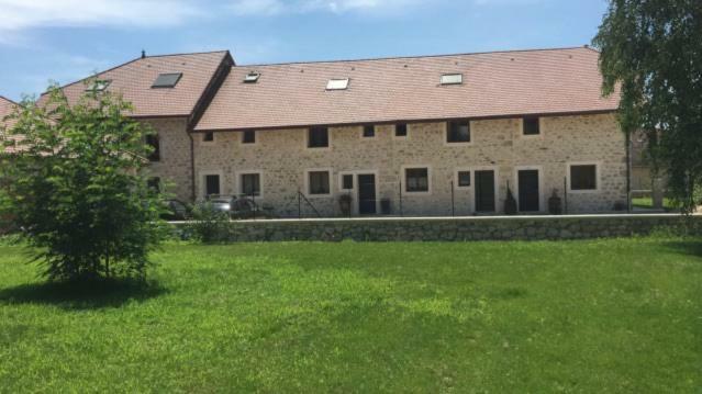 La Ferme De Coron Bed & Breakfast Belley Exterior photo