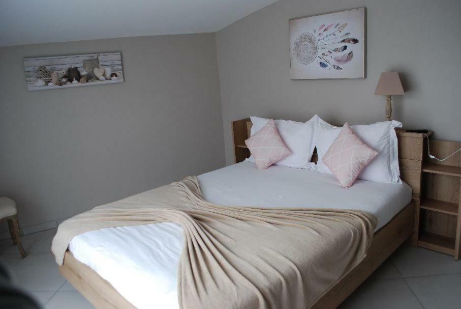 La Ferme De Coron Bed & Breakfast Belley Exterior photo